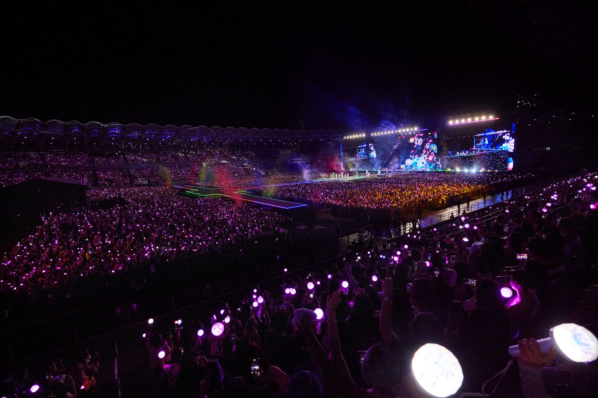 8. RIGHT HERE_BULACAN_CROWD SHOT.jpg