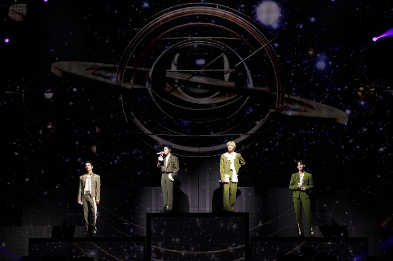 8. RIGHT HERE_LOS ANGELES_SEVENTEEN_VOCLA UNIT (Photo Courtesy of PLEDIS Entertainment).jpg