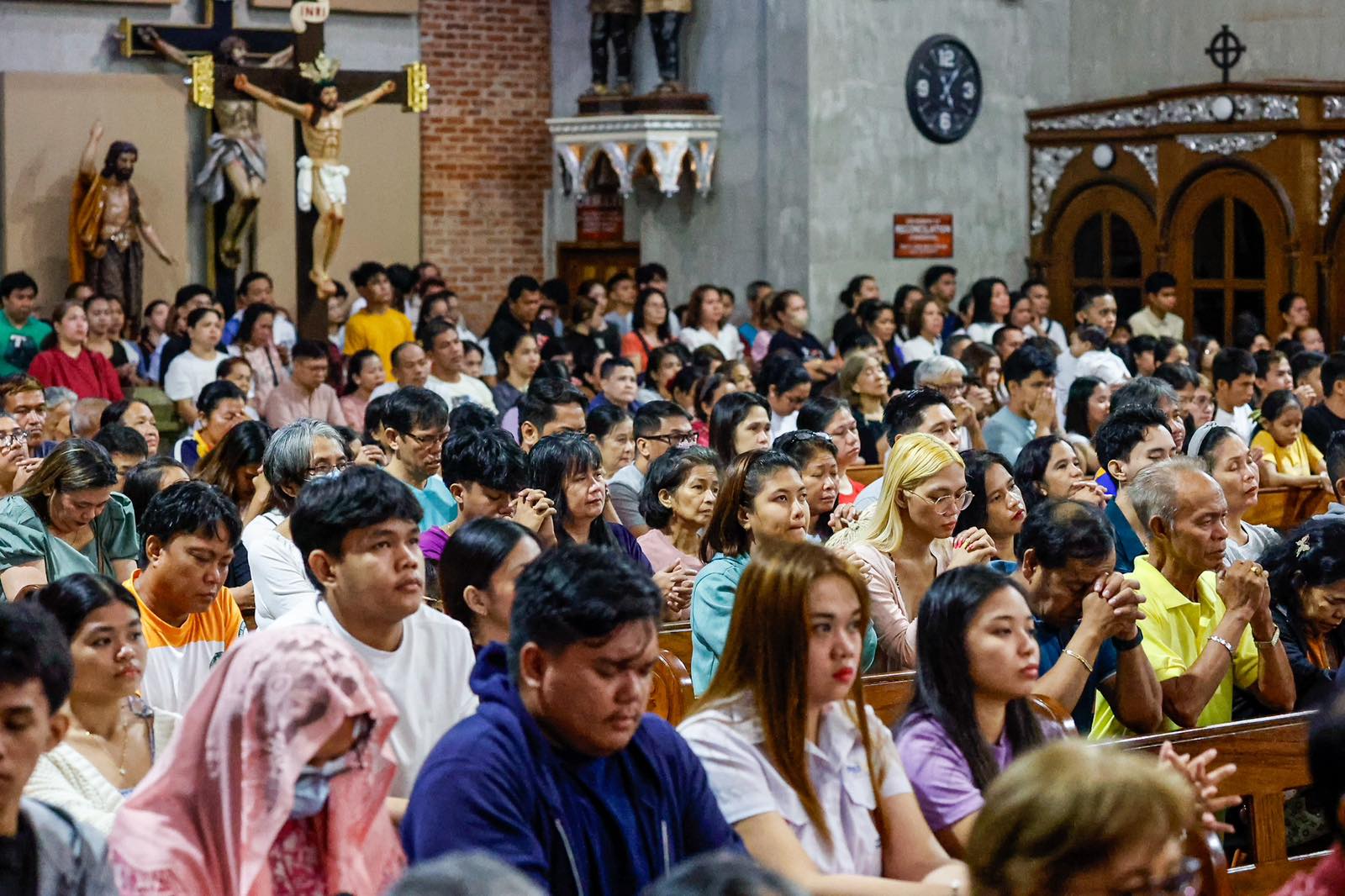 9Catholic devotees attended the first Simbang Gabi or Misa de Gallo at the Minor Basilica and Parish of St. John the Baptist in Taytay, Rizal, on Monday December 16.jpg