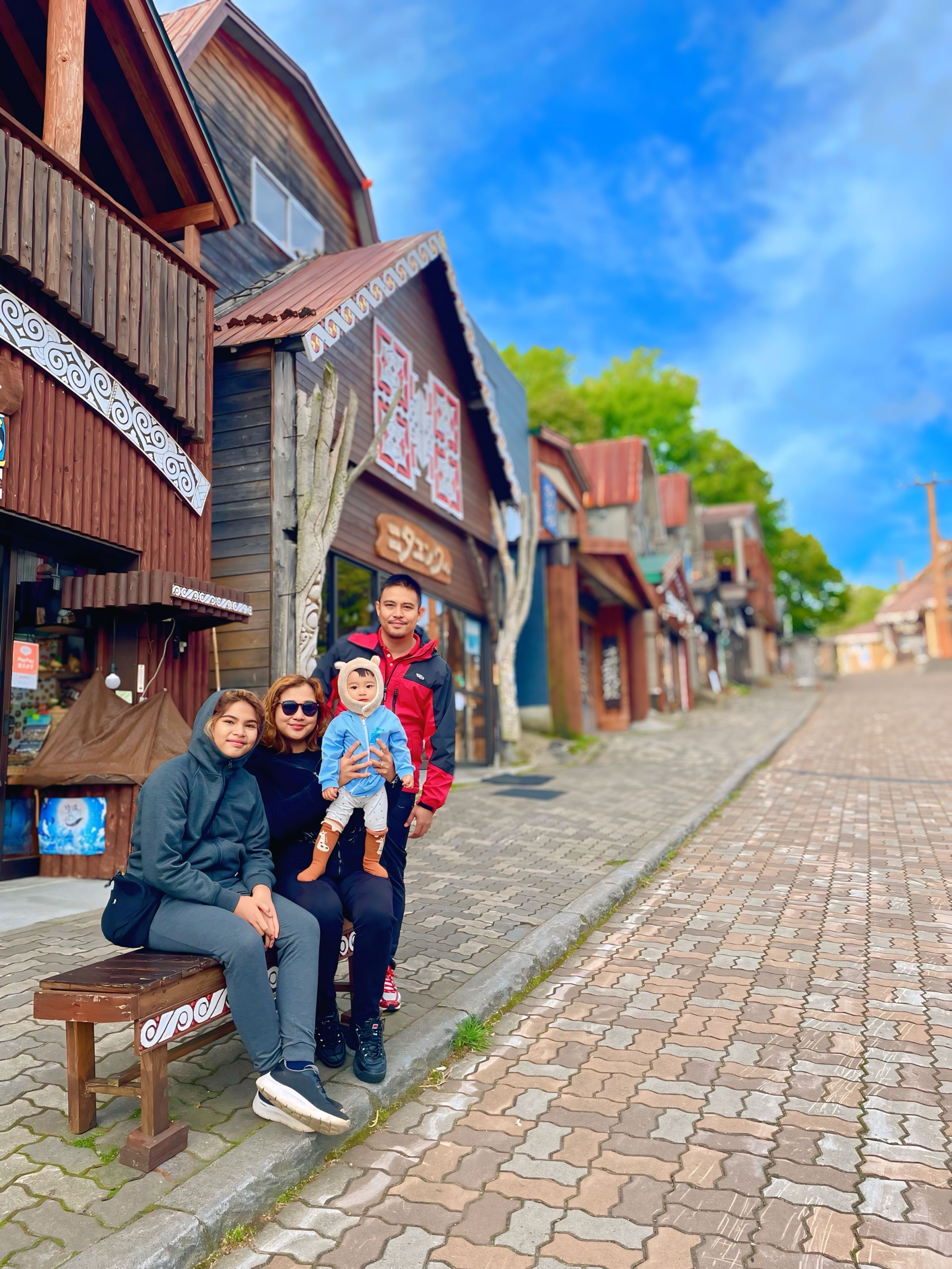 ALL SMILES Visiting Ainu Kotan at Kushiro City.JPG