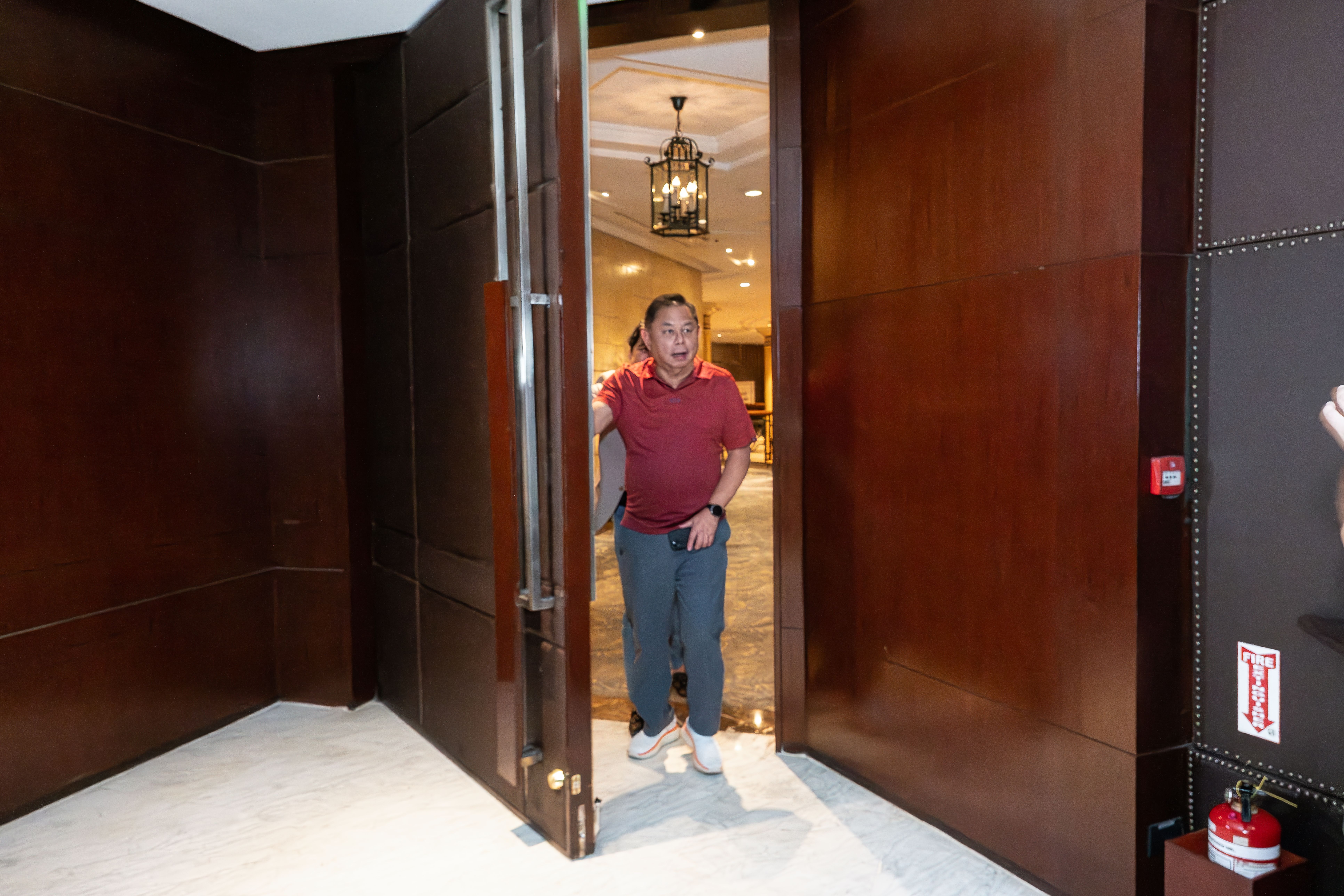 A HAPPY SURPRISE Dioceldo reacts to seeing all his friends and family as he enters Sage Grill in Makati Shangrila.jpeg