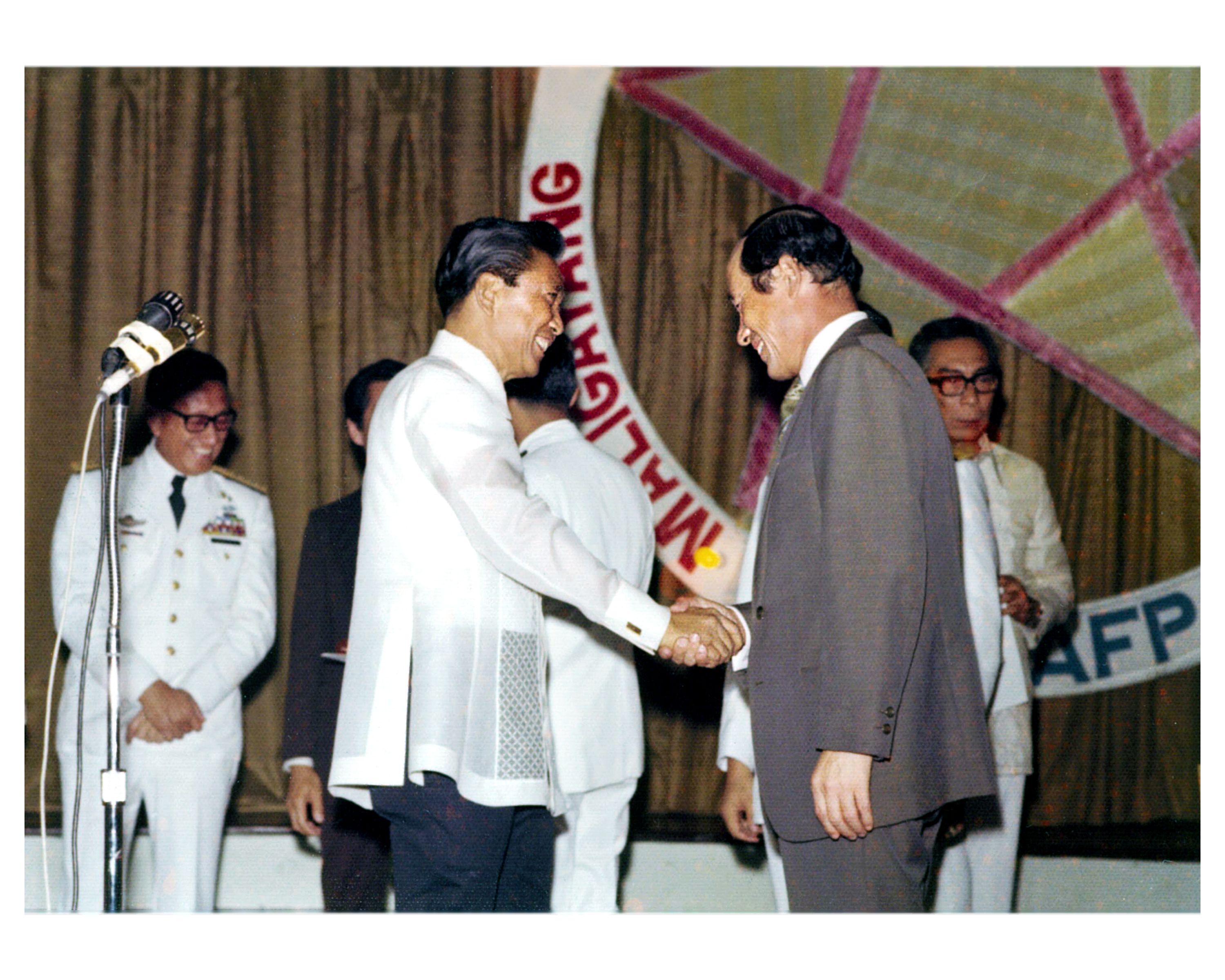 Ambassador of South Korea to the Philippines Chang Chi-Ryang (1973-1976) with then President Ferdinand E. Marcos.jpg