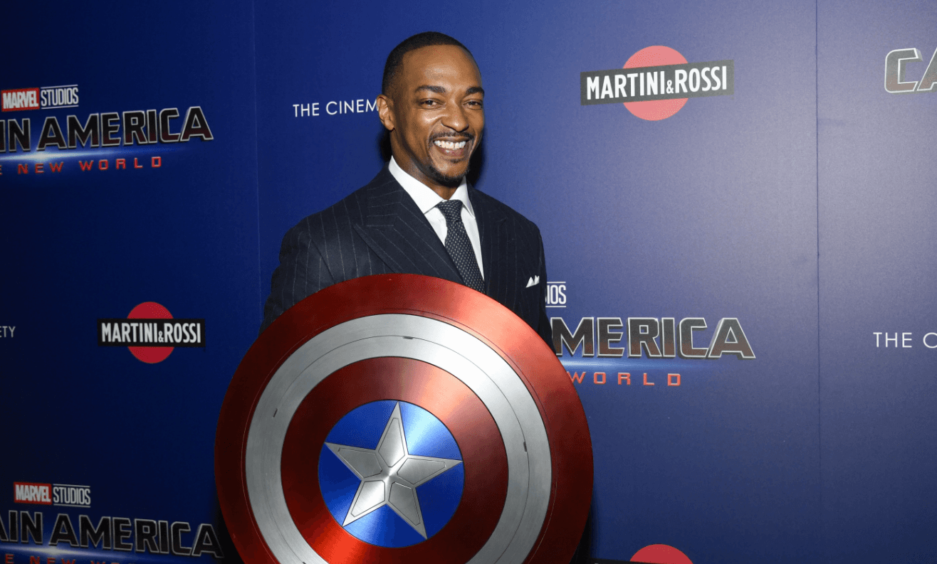Anthony Mackie (AP) .png