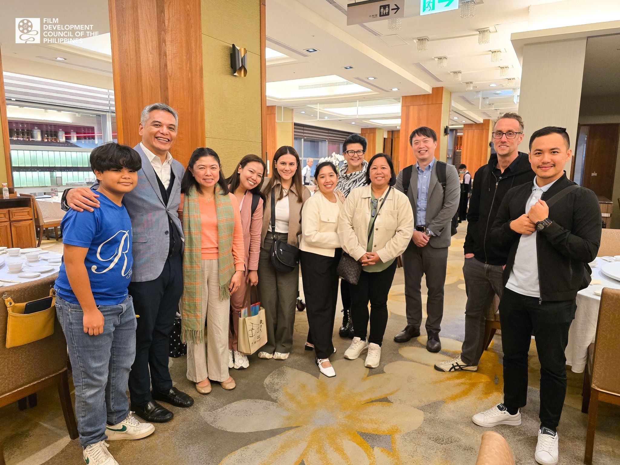 Anthony Rivera (2nd from left), Director for Commercial Affairs PTIC Taipei at the Philippine Delegates dinner .jpg