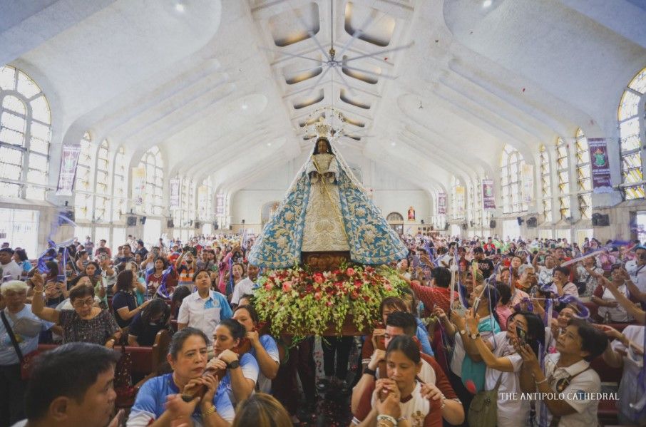 Antipolo Birhen in Quiapo2.jpg