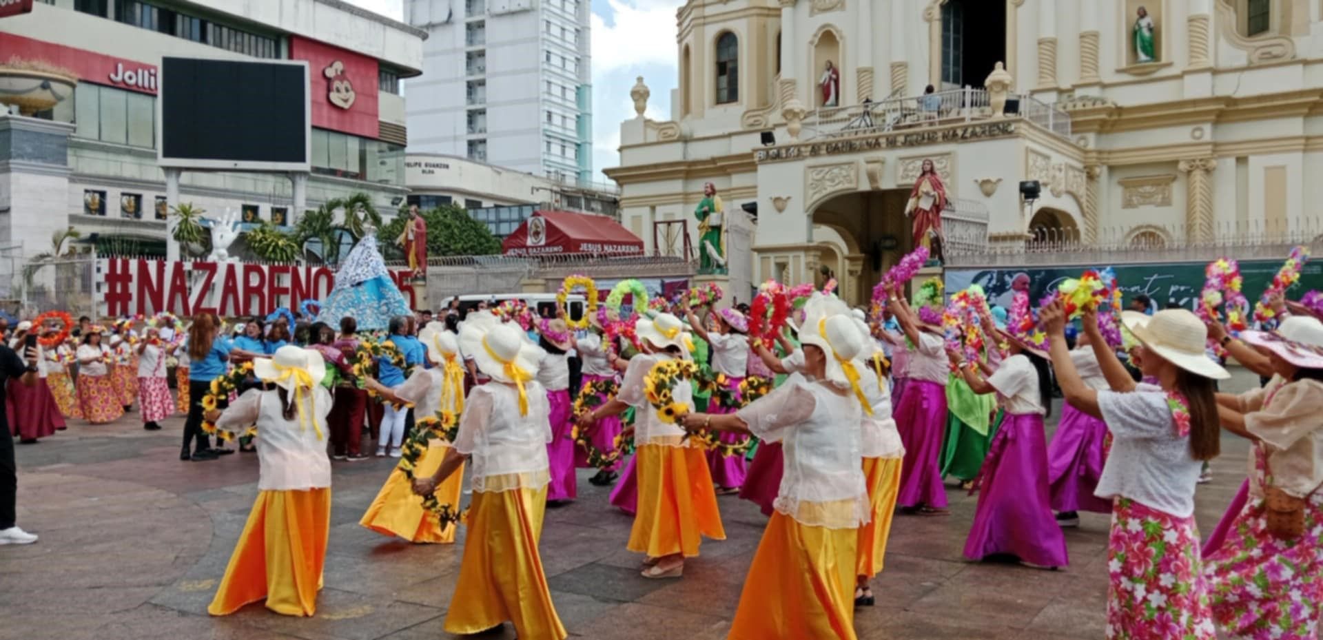 Antipolo Birhen with dancers.jpg
