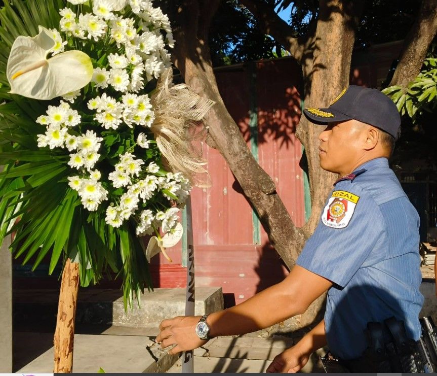 Araw ng Kagitingan 4 wreath with PD.jpg