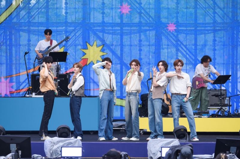 BOYNEXTDOOR GROUP (1).jpg