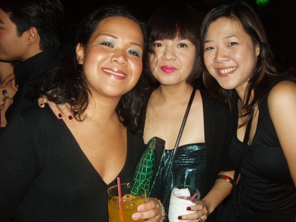 Bebeth Timbol, Peewee Reyes-Isidro, and the author.jpg