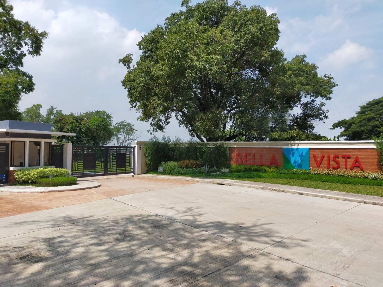 Bella Vista Gate Image (1)-min.jpg