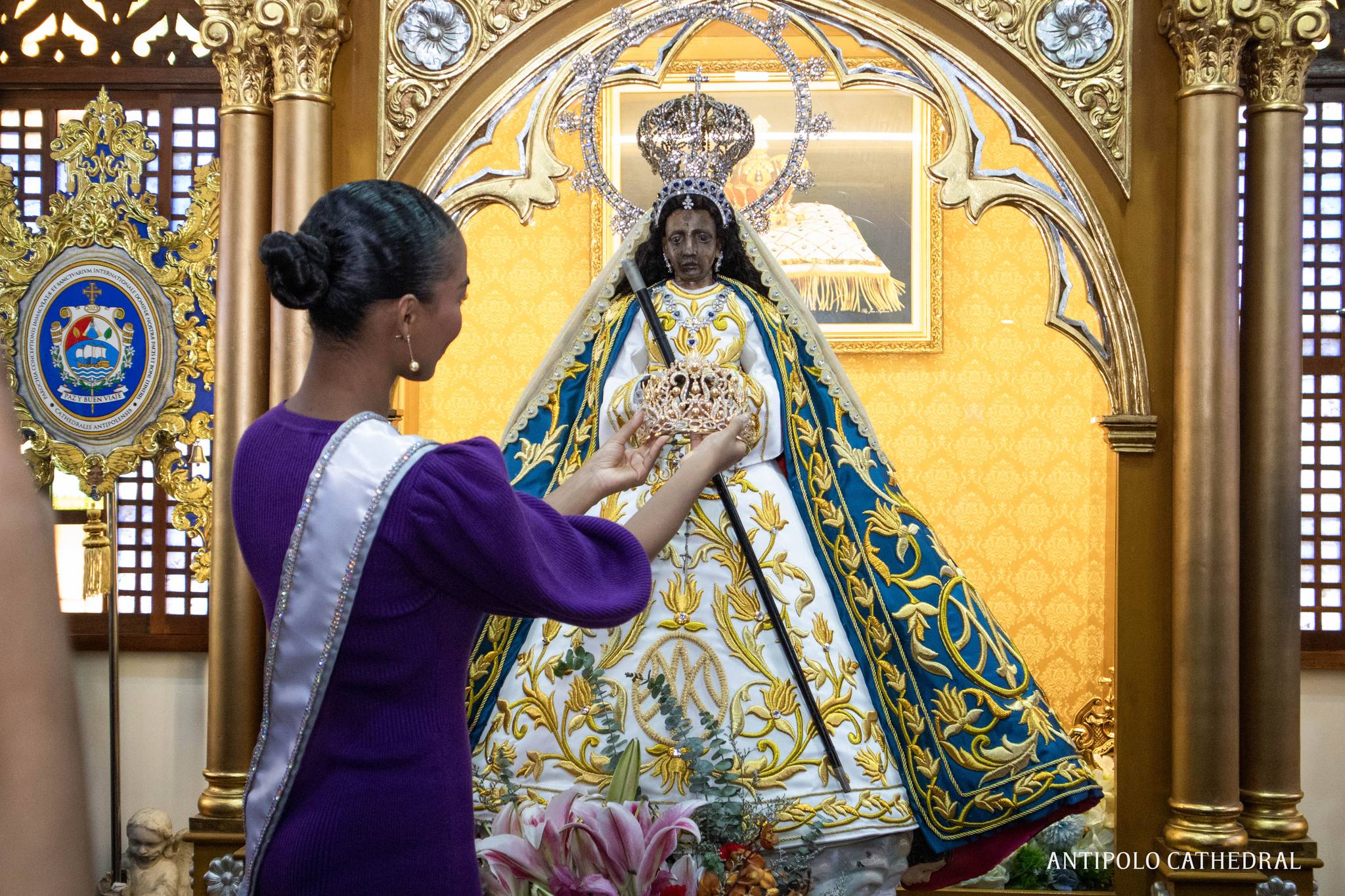 Chelsea Manalo in Antipolo Cathedral2.jpg
