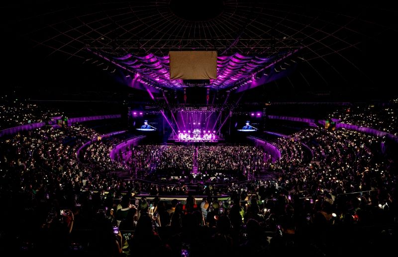 DAY6_MNL_Crowd1.jpg