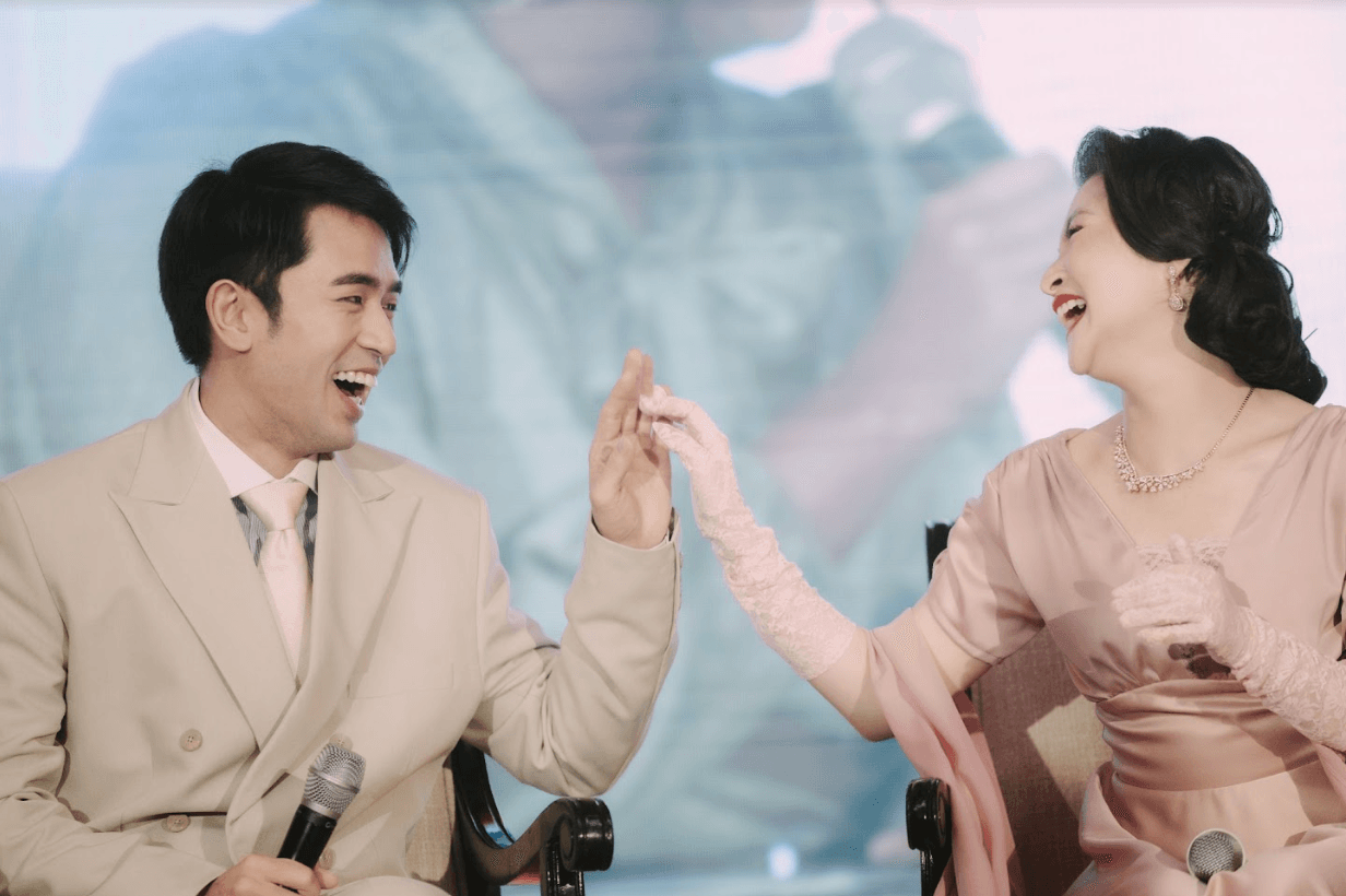 David Licauco and Barbie Forteza (Netflix) .png