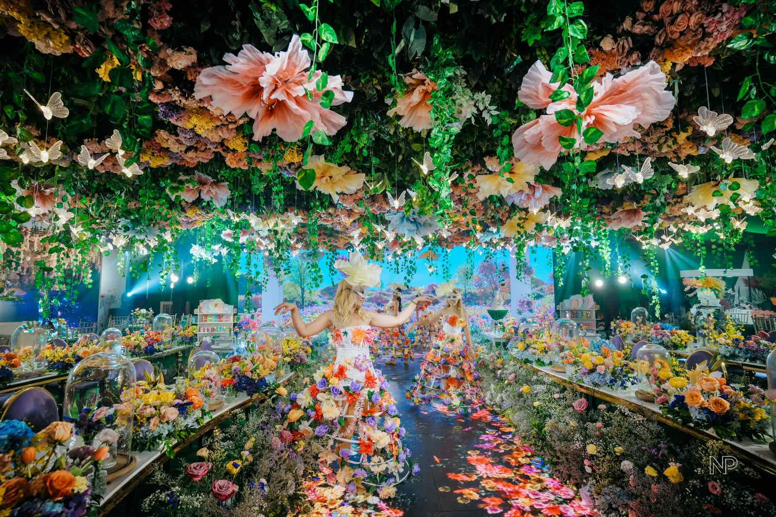 Denice - Faires roamed around the venue.jpg