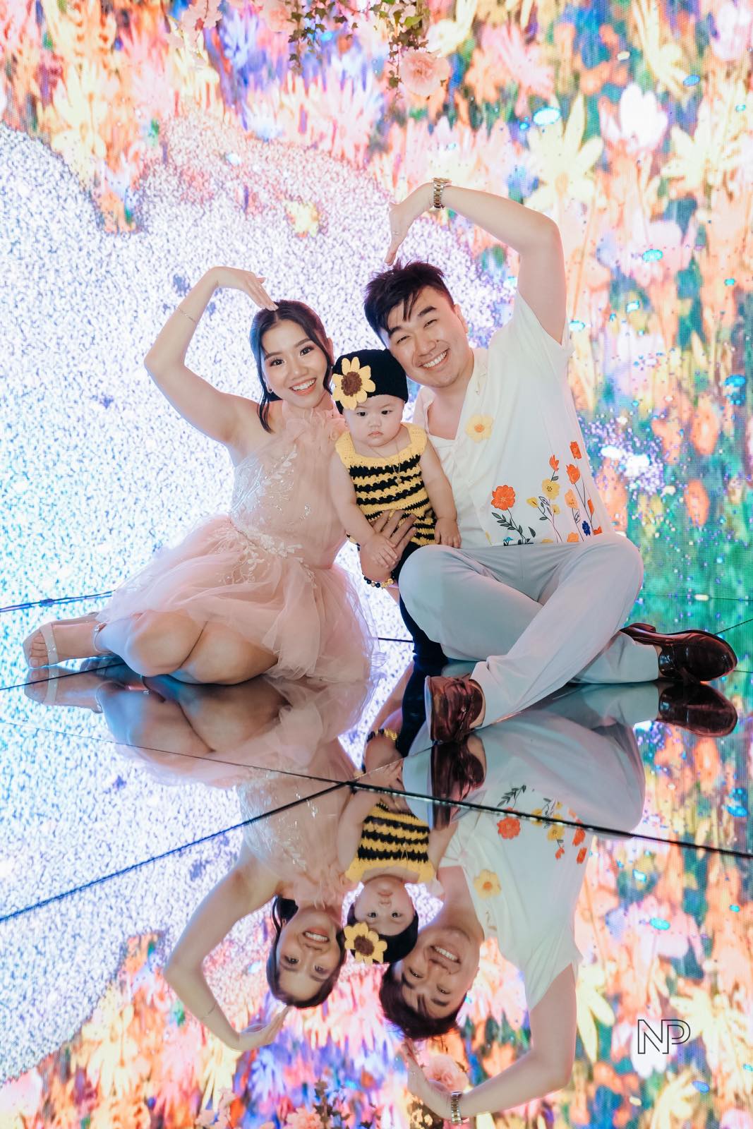 Denice - Visual motions in the background are actually mimicking the movement of Summer and her parents..jpg