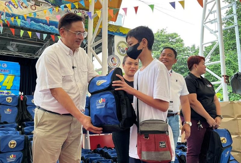 Distribution of Balik-Eskwela Package in Muntinlupa (2).jpg