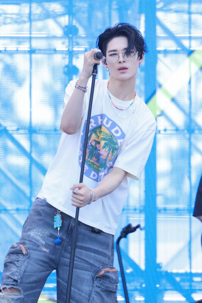 ENHYPEN_NI-KI (Weverse Park).jpg