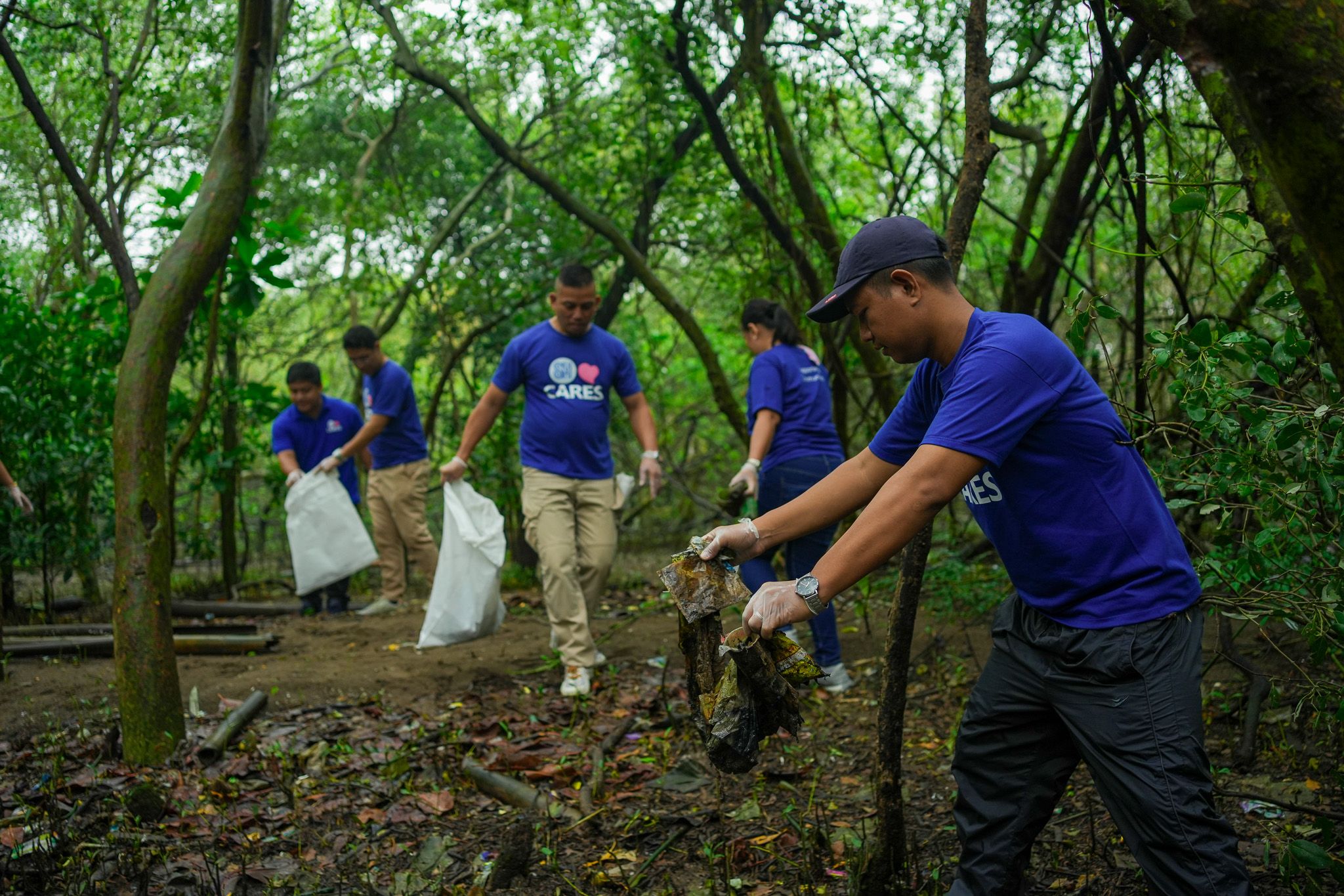 Earth Day_Photo 8_SM Bataan Coastal Cleanup.jpg