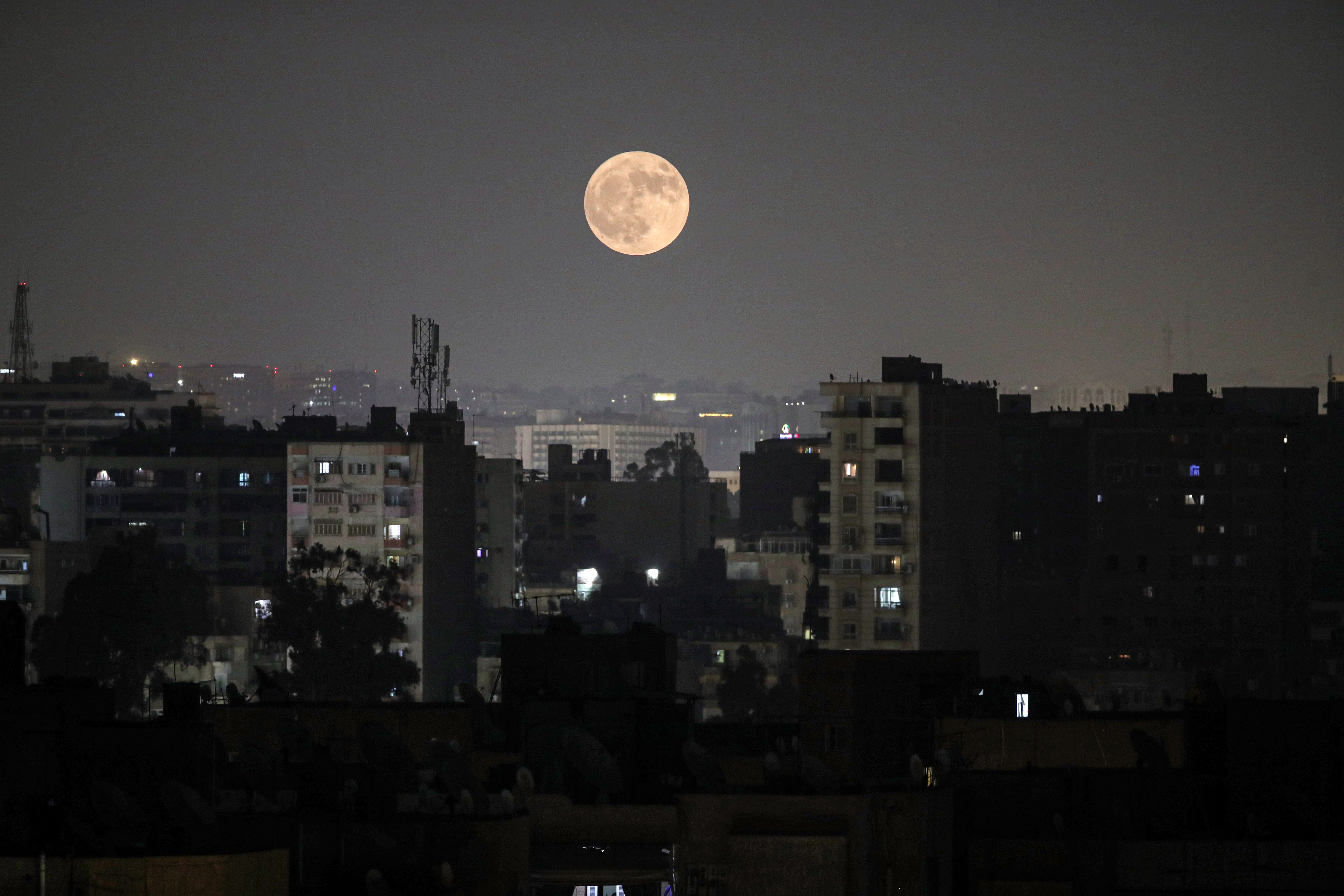 Egypt full moon.JPG