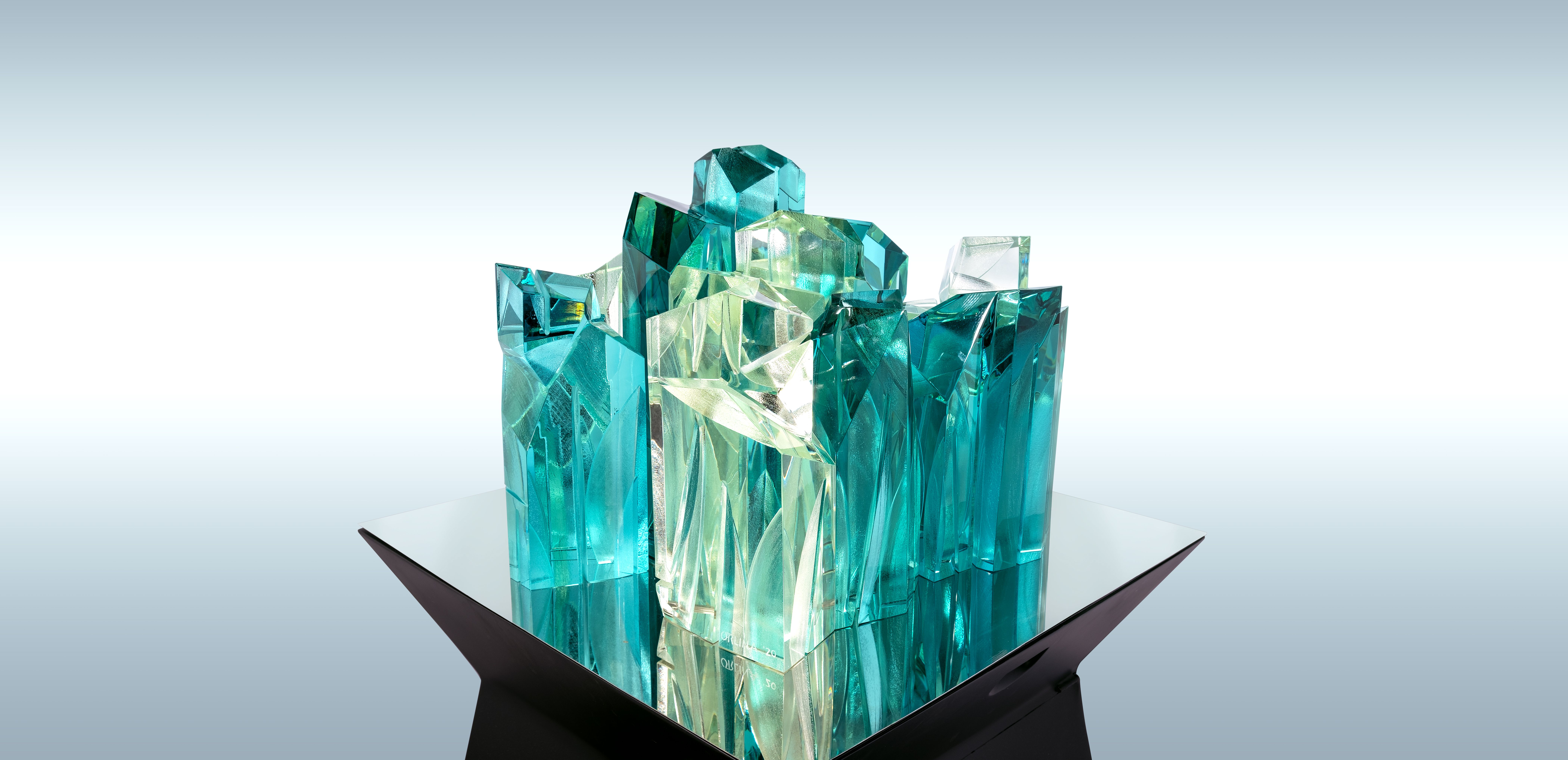 FAMILY UNITED 17x20.75x20.5 inches, carved peridot glass, Ramon Orlina, 2020.jpg