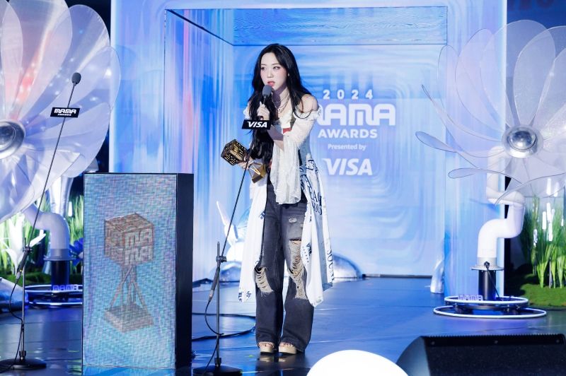 FANS_ CHOICE FEMALE TOP 10_Lee Young Ji.jpg