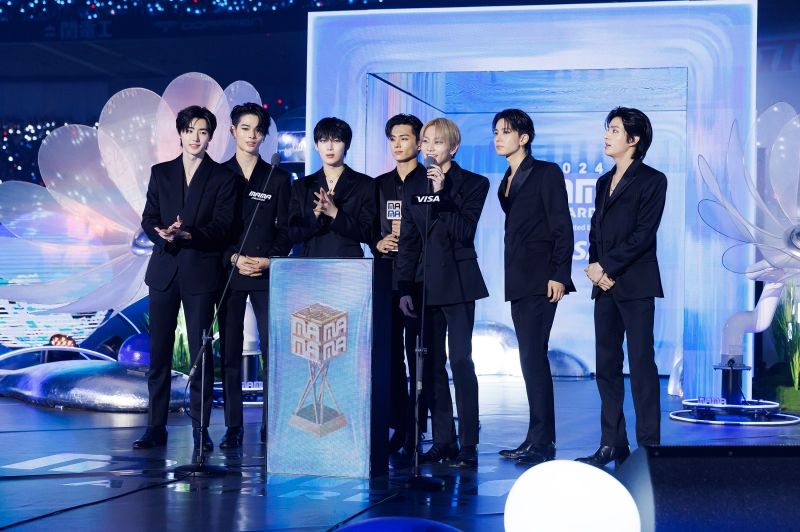 FANS_ CHOICE MALE TOP 10_ENHYPEN.jpg