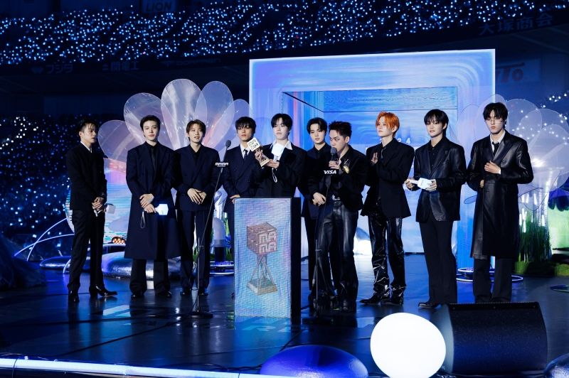 FAVORITE MALE GROUP_TREASURE.jpg