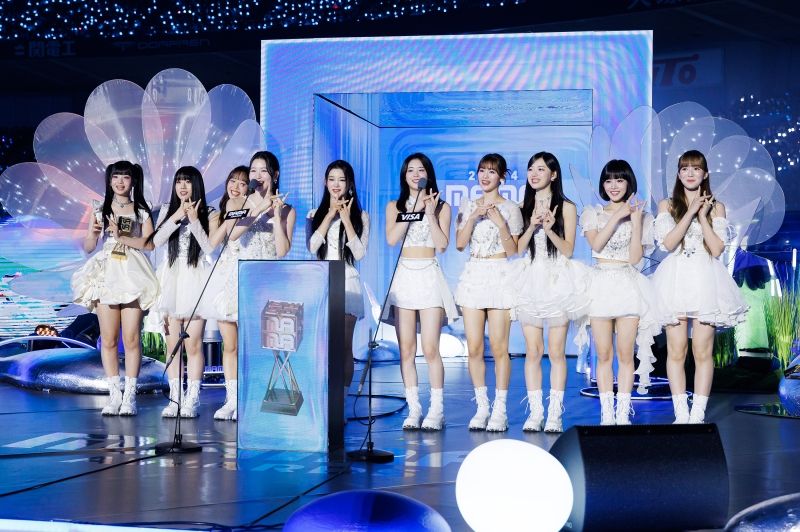 FAVORITE NEW ASIAN ARTIST_ME_I.jpg