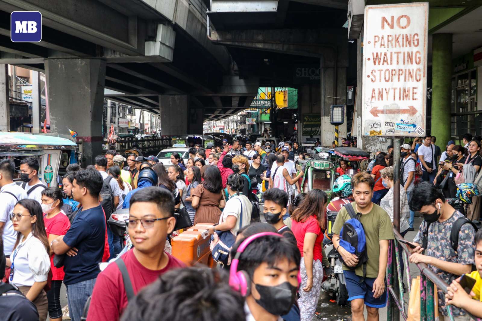 Filipino commuters.jpg