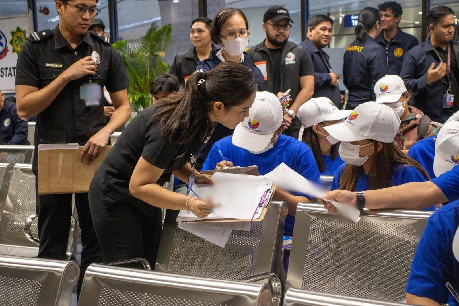 Filipinos repatriated from Myanmar.jpg