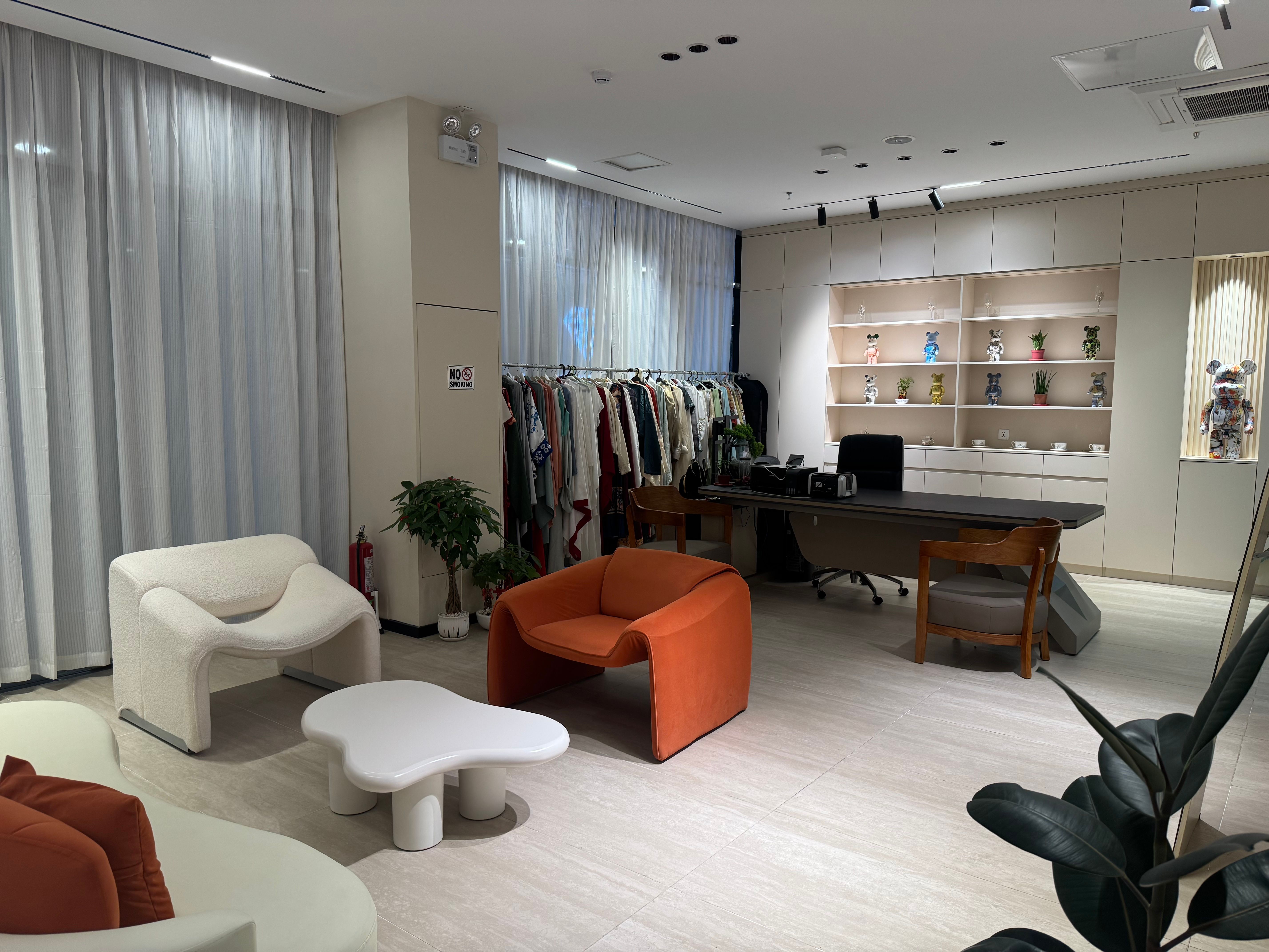 Fullora Studiocopy.jpg