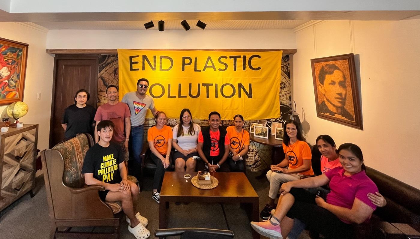 GREENPEACE VOLUNTEERS.jpg