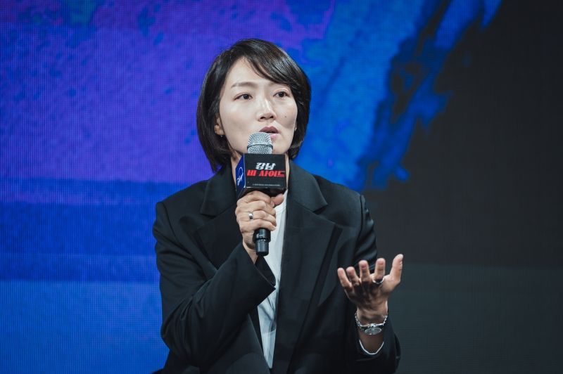 GangnamBSide_Disney+ (5).jpg