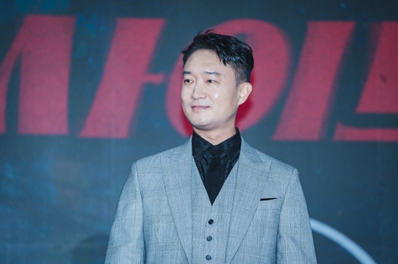 GangnamBSide_Disney+ (8).jpg