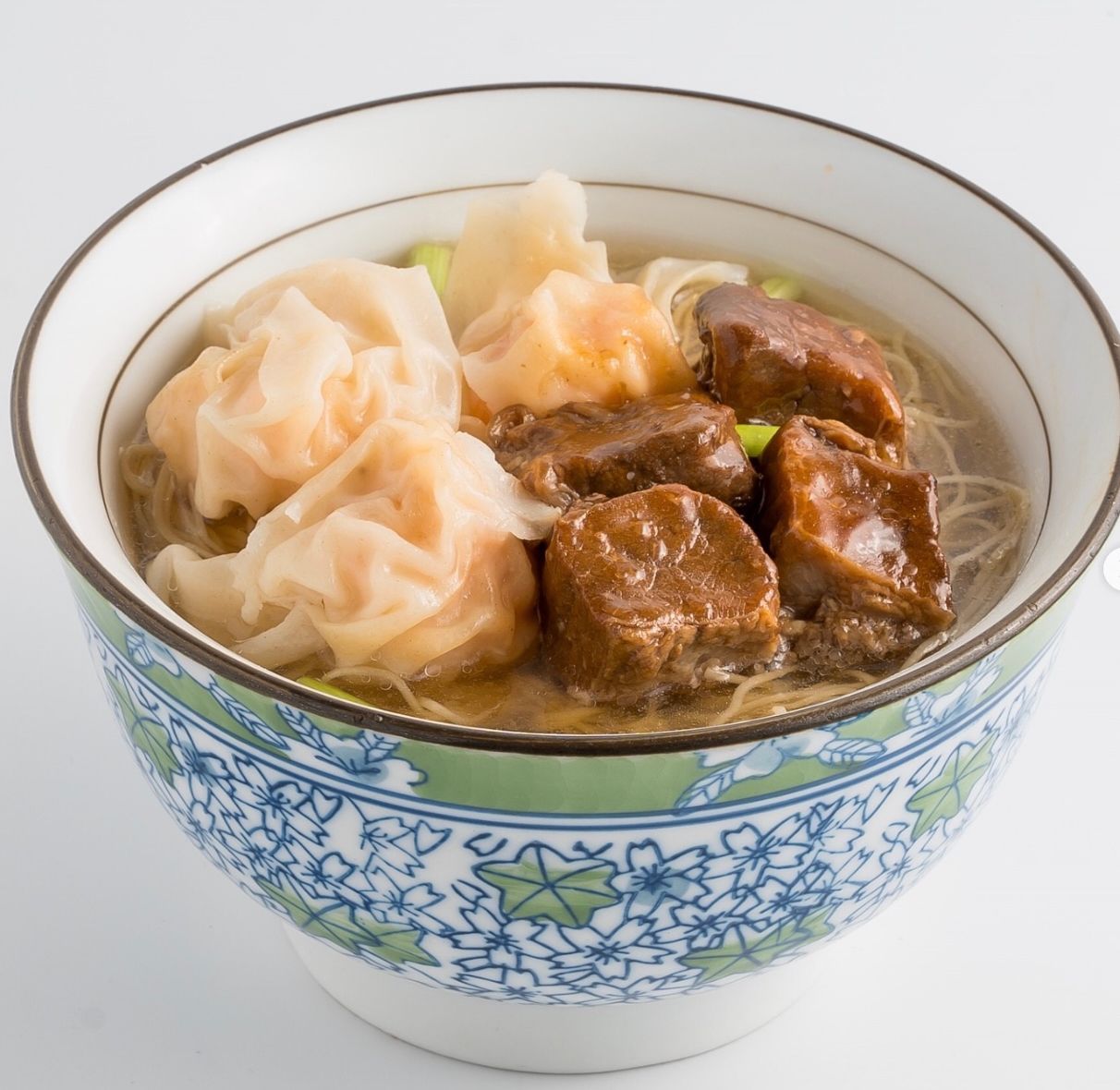 HONG KONG-STYLE beef brisket and shrimp wonton noodle soup (Photos from Tuan Tuan Manila | IG).jpg