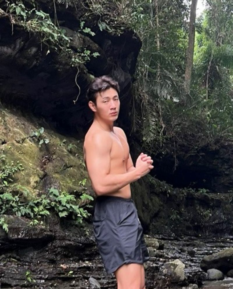 HOT KIM JI SOO 1.jpg