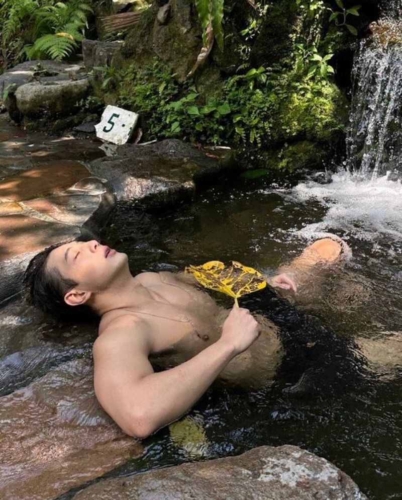 HOT KIM JI SOO 8.jpg