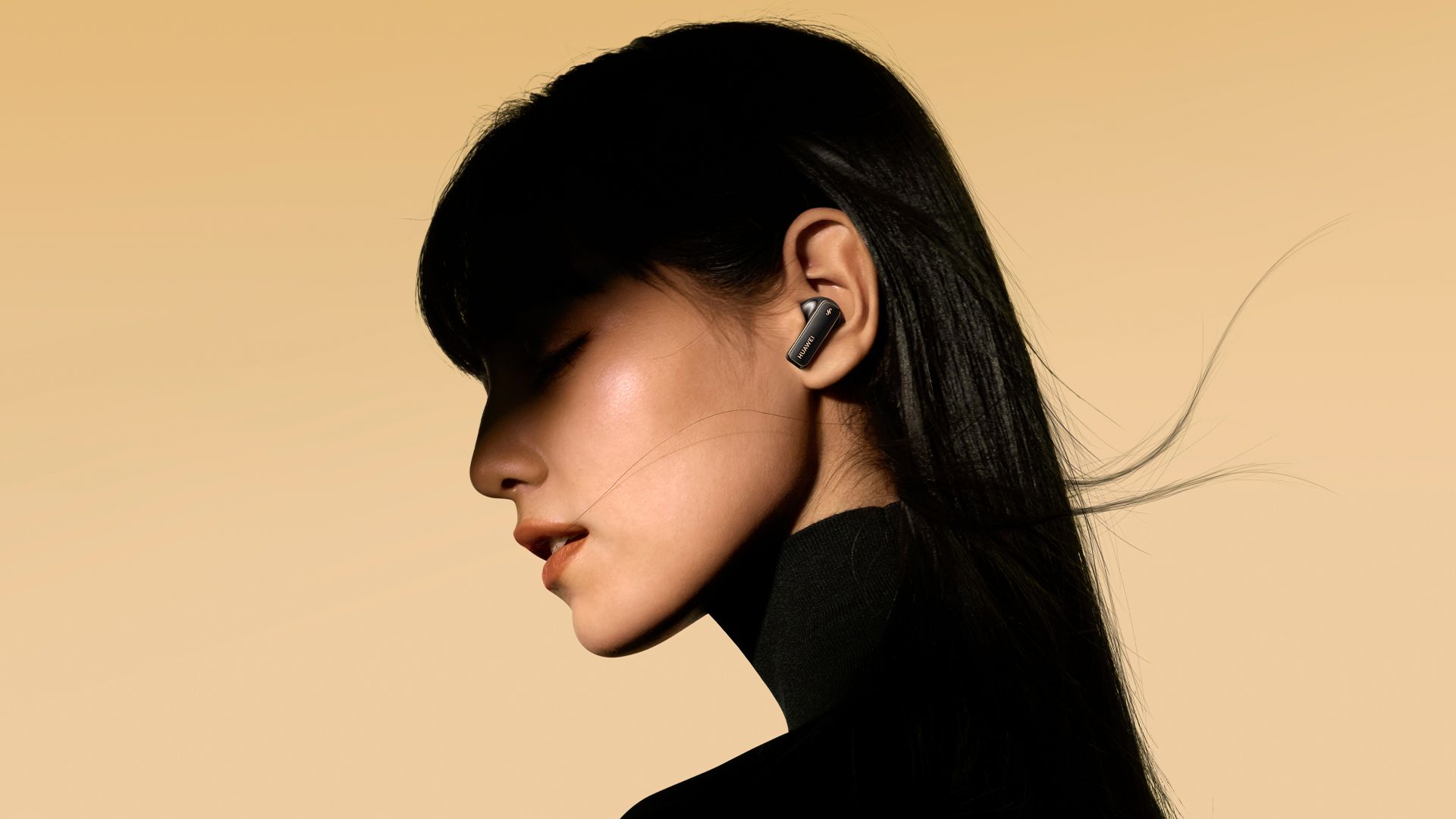 HUAWEI FreeBuds Pro 4 - Lifestyle Photo (1).jpg