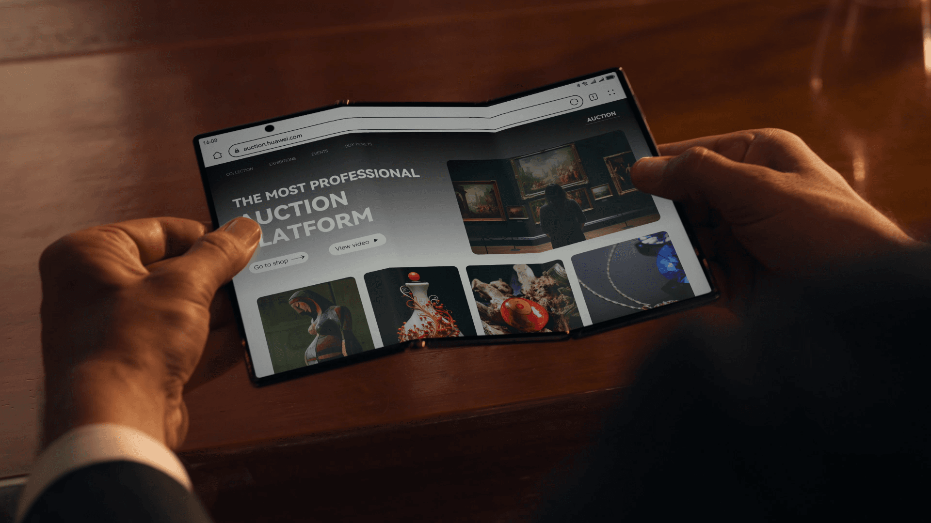 HUAWEI Mate XT Triple Screen.png