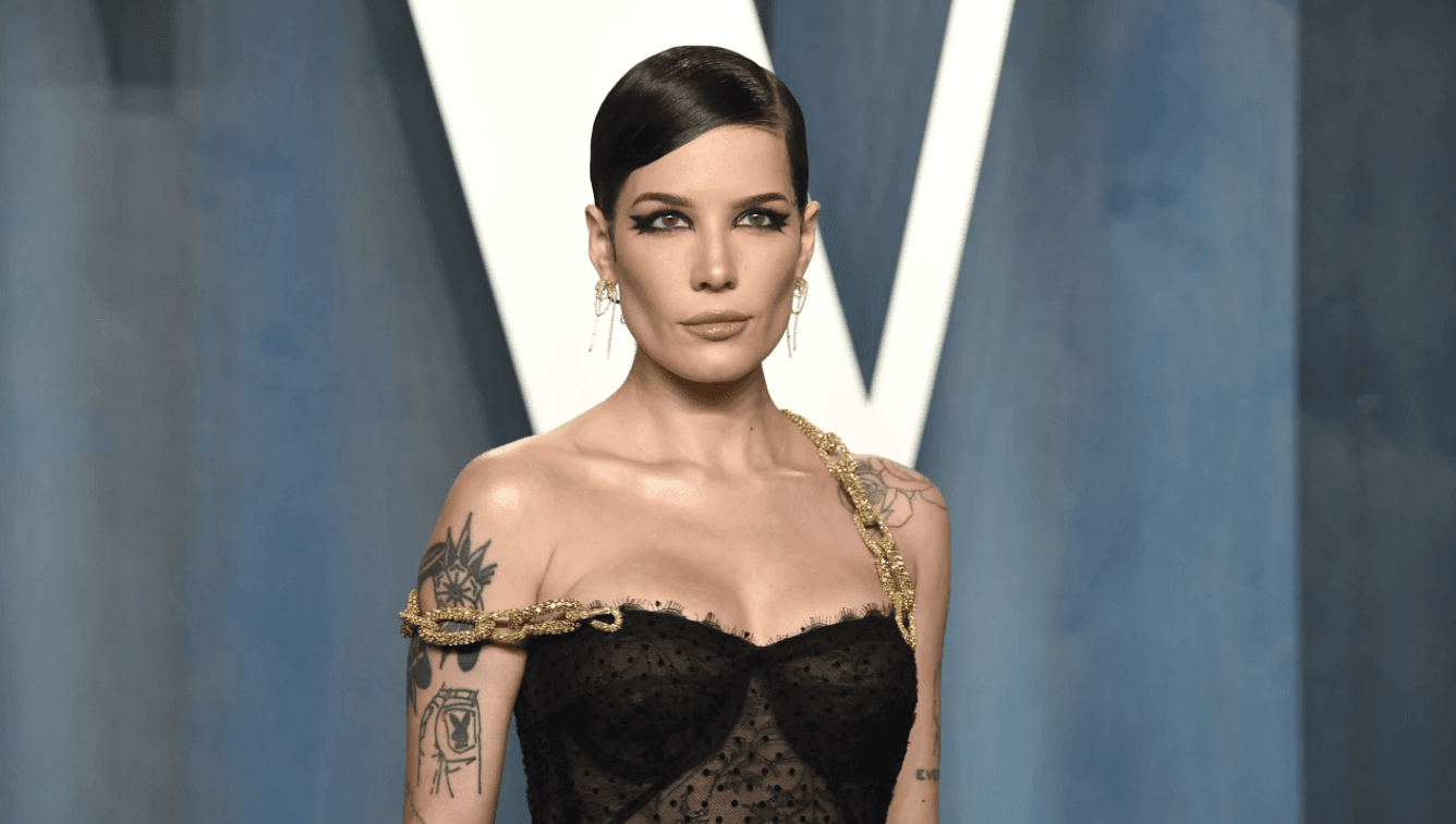 Halsey (AP) .png