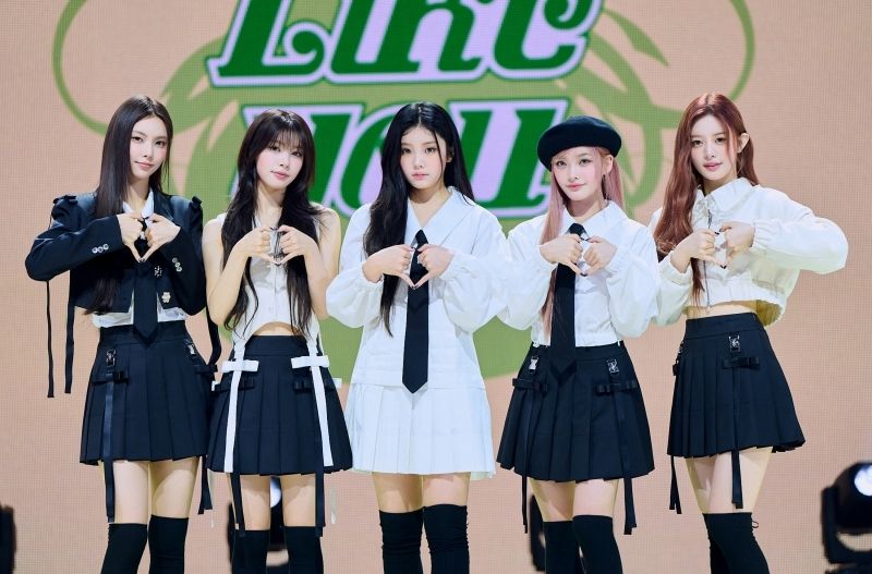 ILLIT_I’LL LIKE YOU_Group_3.jpg