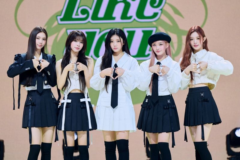 ILLIT_I’LL LIKE YOU_Group_3.jpg