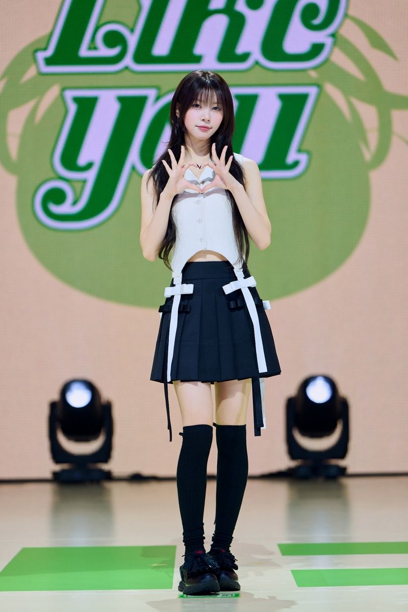 ILLIT_I’LL LIKE YOU_MOKA_2.jpg