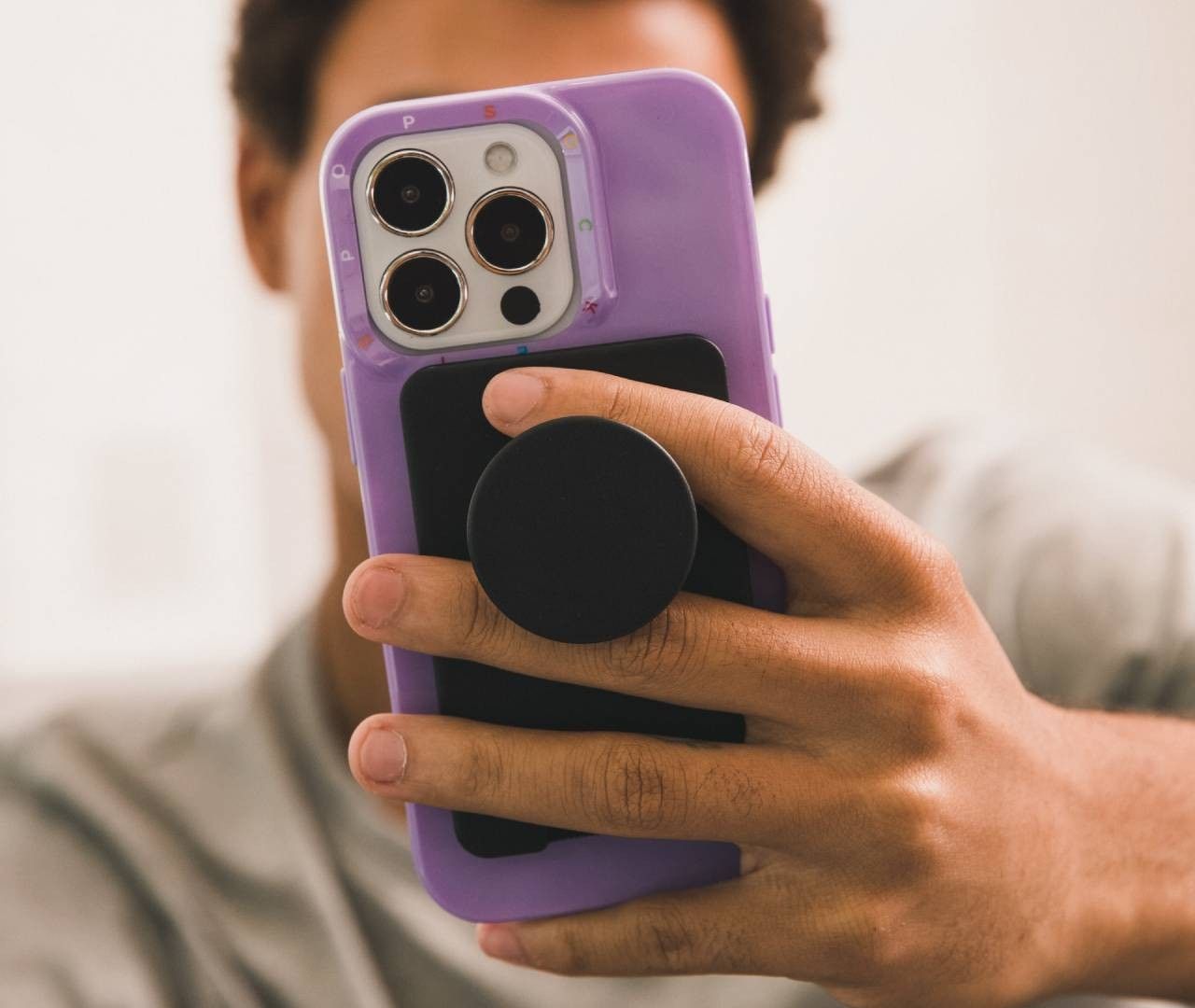 Image 6_PopWallet Magsafe from PopSockets.jpg