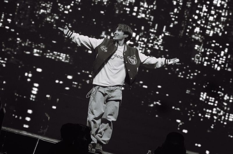 JHOPE_MANILAD2 (10).jpg