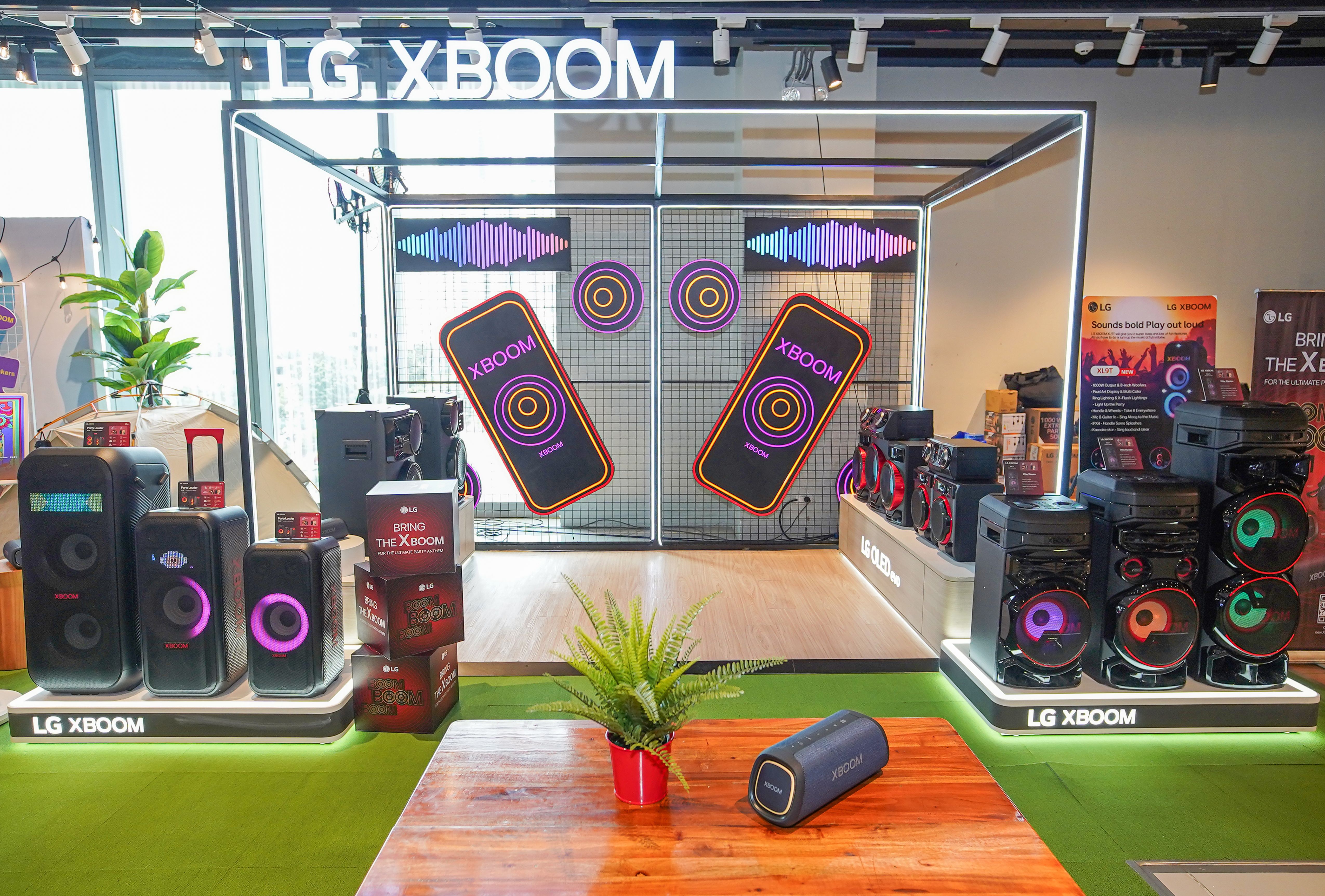 LG XBOOM Experience Zone.jpg