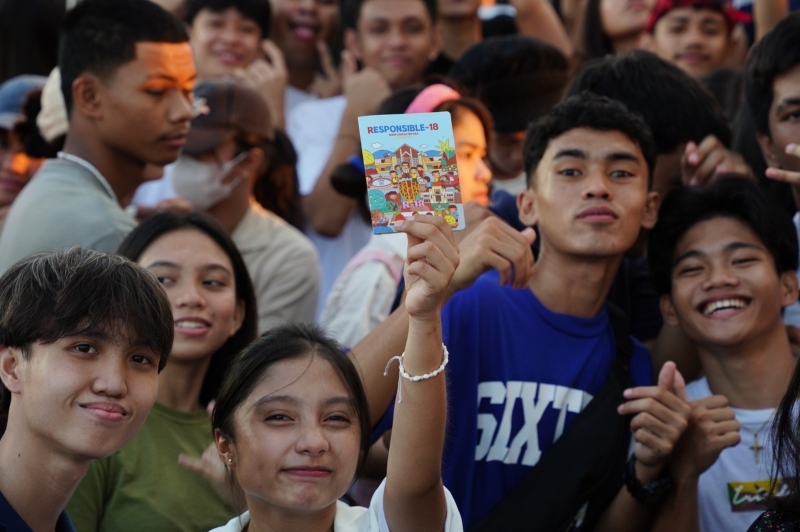 MAIN CHARACTER CONCERT (2).jpg