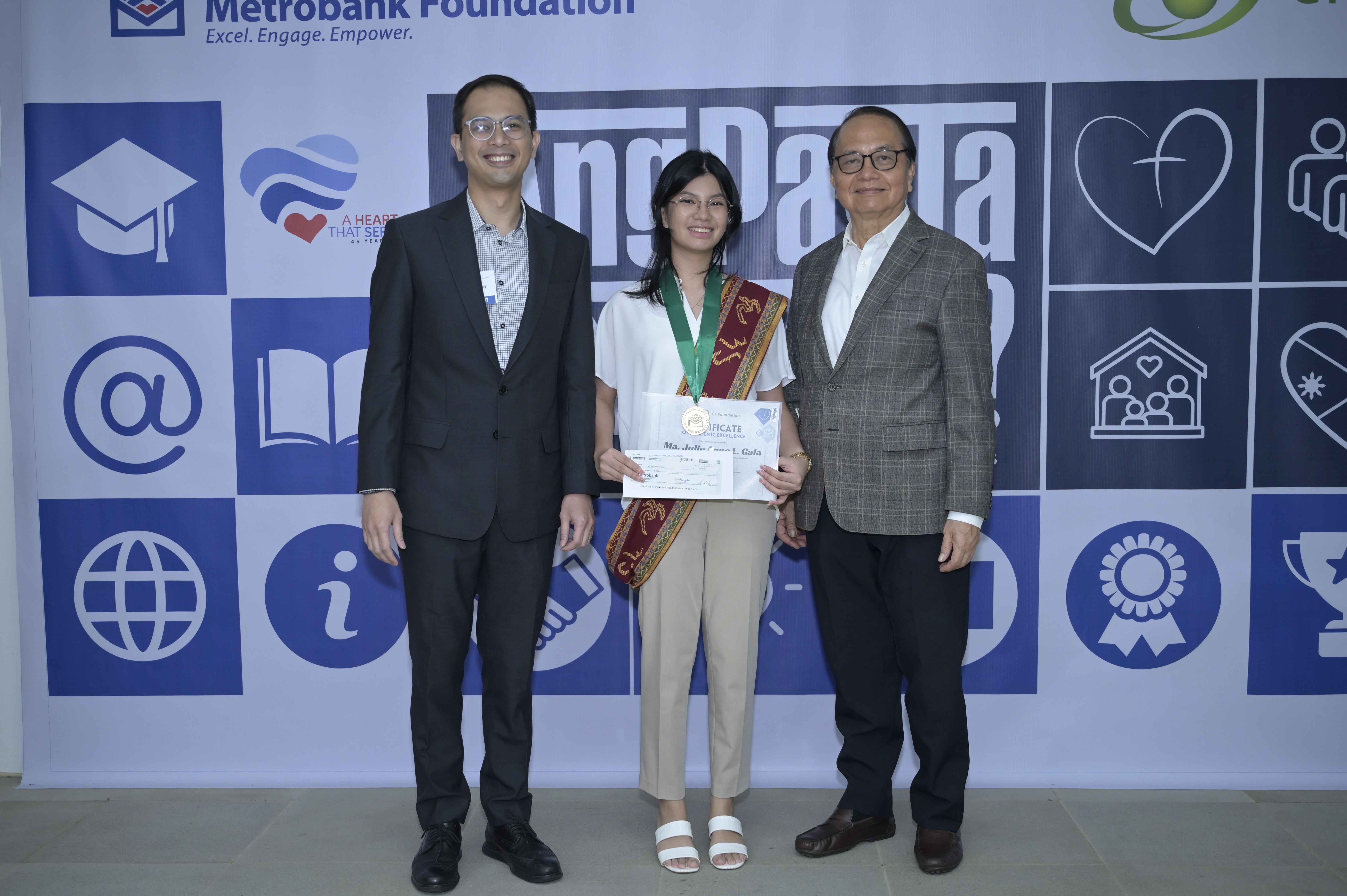 Ma. Julie Anne L. Gala_UP Diliman_Magna Cum Laude.JPG