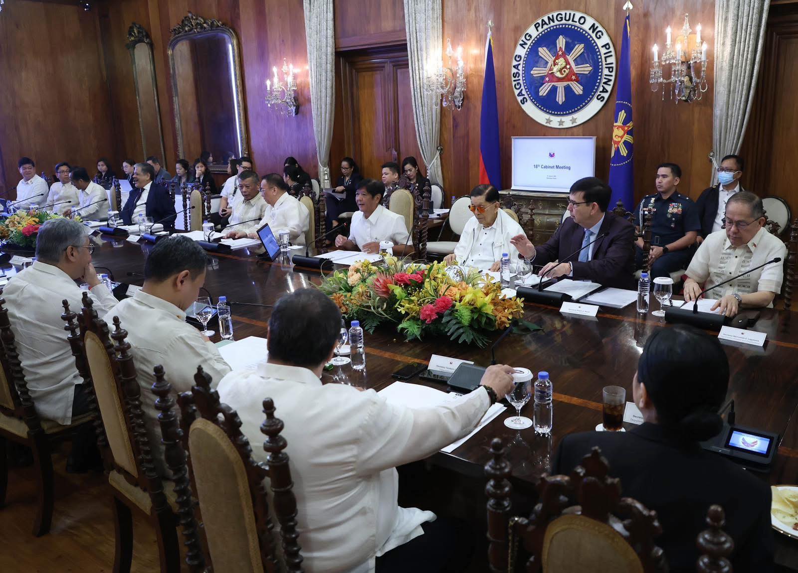 Marcos_Cabinet meeting2.jpeg