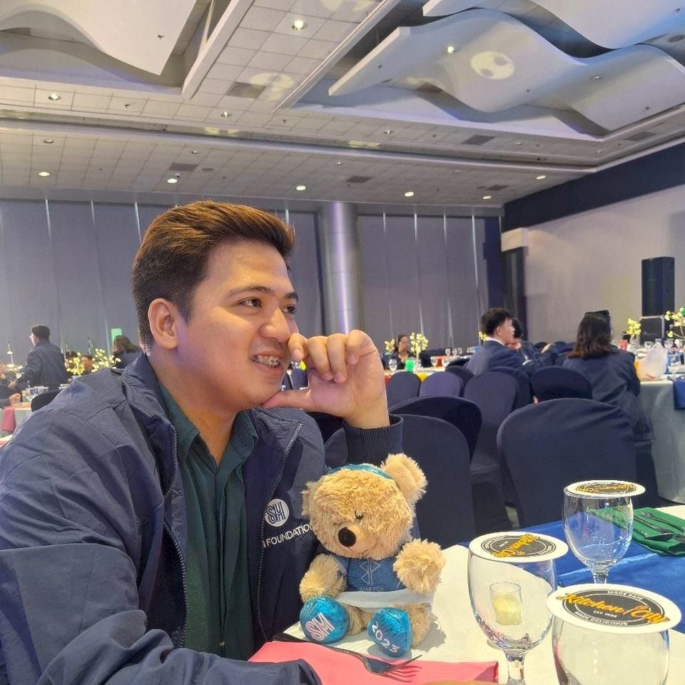 Mark Douglas Magdua_SM scholar.jpg